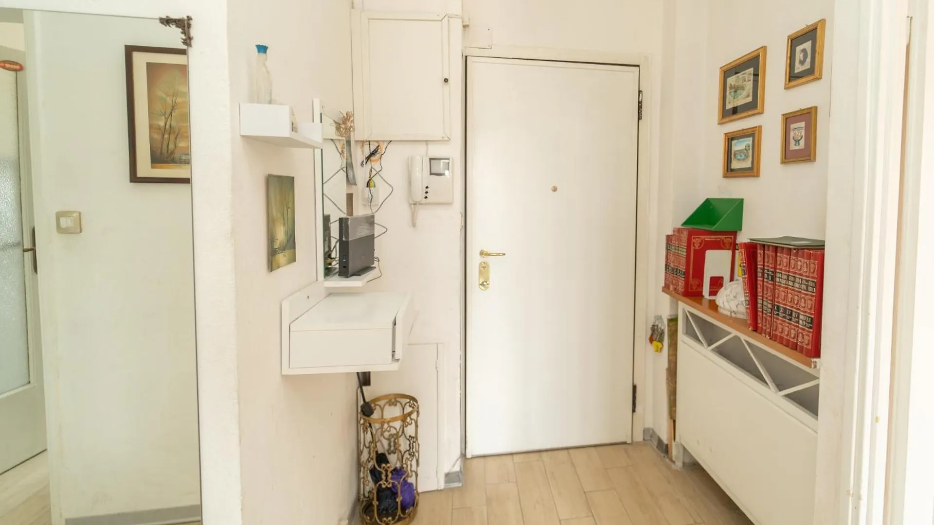 B&B Nelly Milan 0*,  Italy